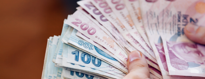 Emekli maaşlarının arttırılmasına yönelik düzenlemenin ekim ayında Meclis'te görüşülmesi bekleniyor.