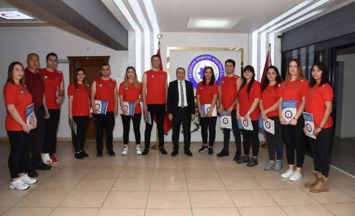 Cumhuriyetin 100. Yılı kutlamaları kapsamında düzenlenen Kamu spor oyunlarında voleybol