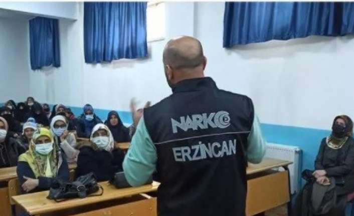 Erzincan’da ’’En İyi Narkotik Polisi: Anne’’ projesi kapsamında ailelere yönelik