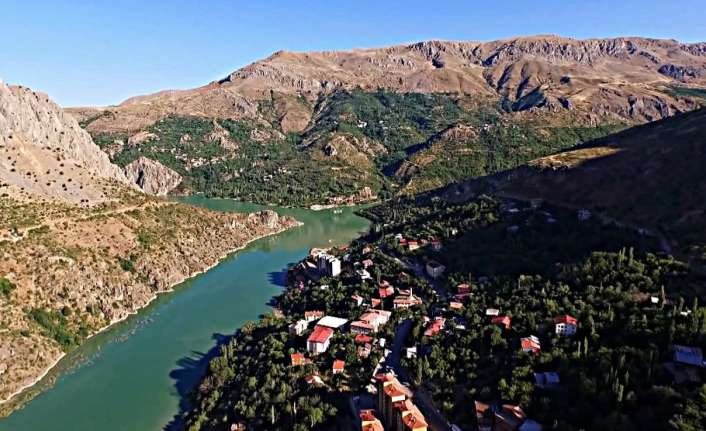 Hava sıcaklığının mevsim normalleri civarında seyrettiği Doğu Anadolu’da günün en