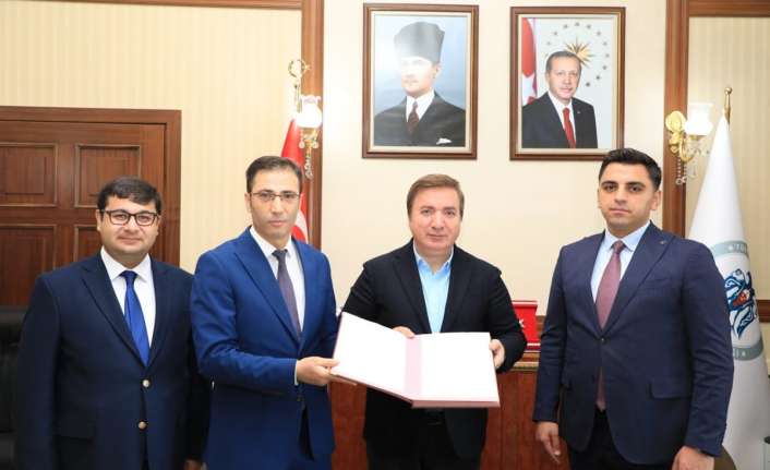 Ergan Dağı Kış Sporları Turizm Merkezi’nde yerli ve yabancı turistlerin