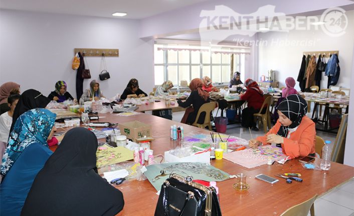 ERMEK kursların da devam eden tablo yapımları da yoğun il