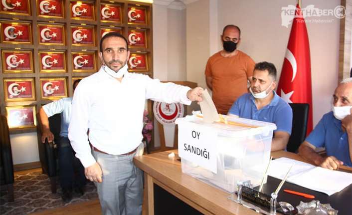 Erzincan Şehit Aileleri Koruma Derneğinde gerçekleştirilen olağan genel kurulda yeniden