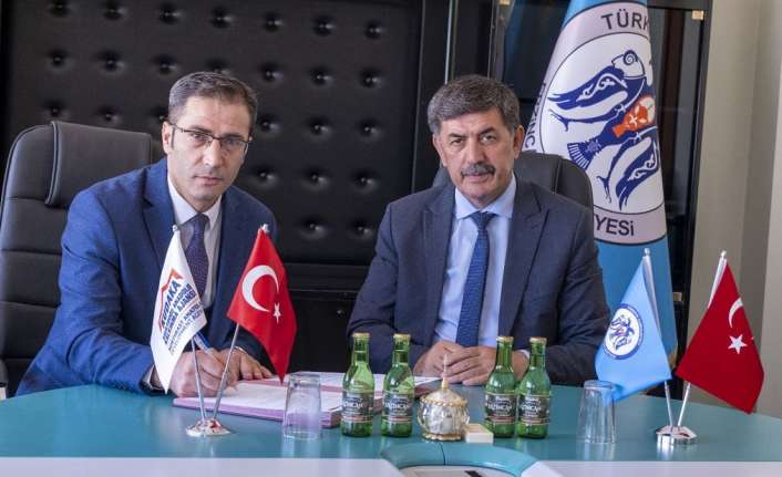 Erzincan Belediyesi, Ekşisu Bögert Maden Suyu için Coğrafi İşaret Tescili Belgesi alıyor Erzincan Belediye Başkanı Bekir Aksun, Erzincan Ekşisu Bögert Maden Suyu