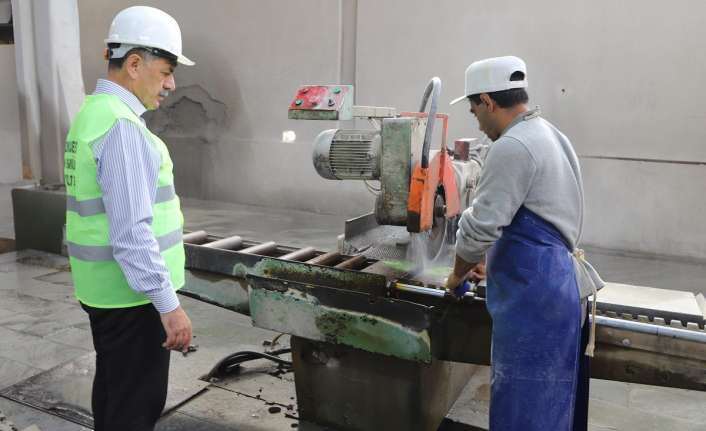 Erzincan Belediyesi’ne ait, Ekşisu bölgesinde bulunan Andezit Taşı Fabrikasında işlenen