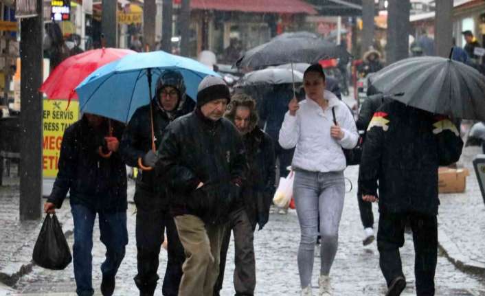 Meteorolojiden Erzincan için kuvvetli yağış uyarısında bulunuldu.