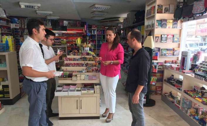 Erzincan’da öğrenci velilerinin okul alışverişi yapmaya başladığına dikkat çeken Erzincan