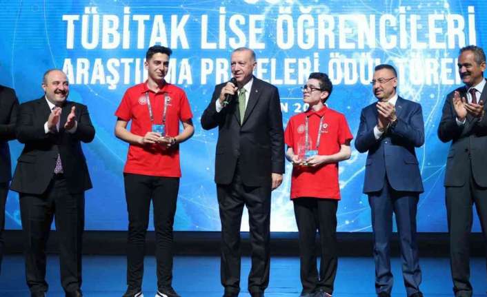 Erzincan Fen Lisesi yapay zekâda Türkiye ikincisi oldu.
