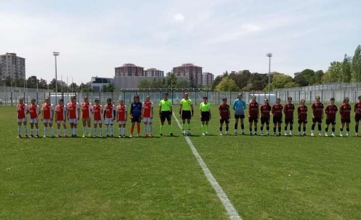 Kadınlar 2. Lig A Grubunda yer alan Erzincan Gençler Gücüspor,