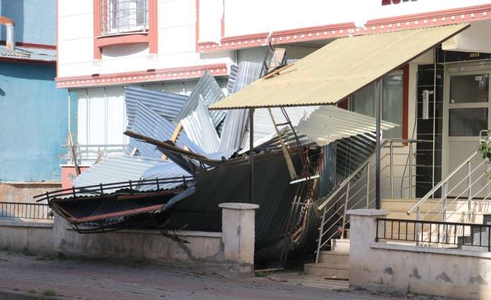 Meteorolojiden Erzincan için kuvvetli rüzgar ve fırtına uyarısında bulunuldu.