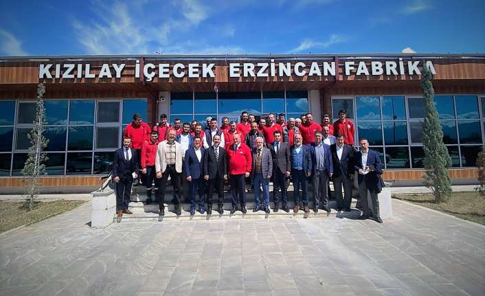 Erzincan Kızılay maden suyu fabrikası 37 ülkeye ihracat yapıyor Erzincan Kızılay madensuyu fabrikasını ziyaret eden Milletvekili Karaman, Milletvekili Adayı