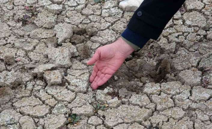 Erzincan kuraklık tehlikesi altında Meteoroloji Genel Müdürlüğü tarafından yayımlanan 3 aylık kuraklık haritasında Erzincan’ın