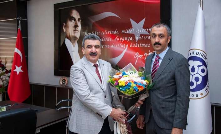 Erzincan Meslek Yüksekokulu Müdürü Dr. Öğr. Üyesi Tevhit Kahraman görevini