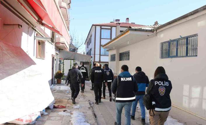 Erzincan Emniyet Müdürlüğünce çocuk ve öğrencilerin korunmasına yönelik denetimler yapıldı.