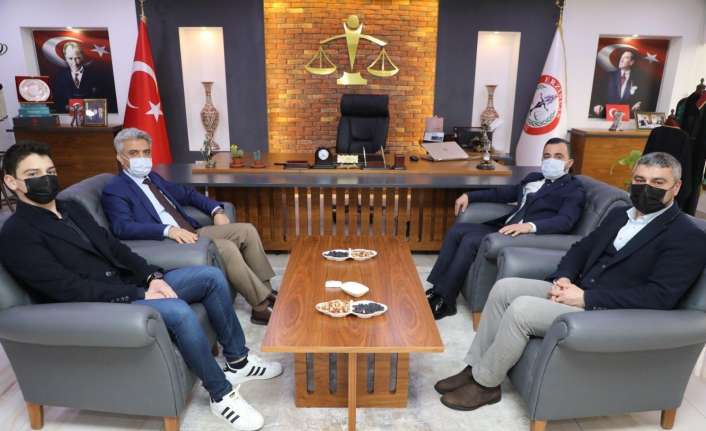 Erzincan’da protokol, Avukatlar Günü dolayısıyla Baro Başkanlığına ziyarette bulundular.