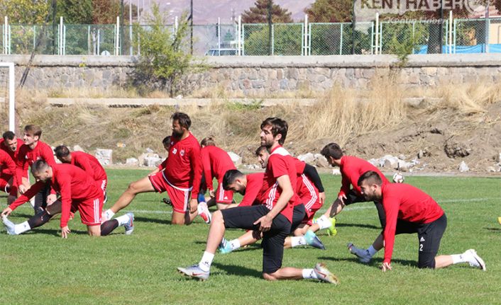 ANAGOLD 24 Erzincan sporda Manisa spor  maçı hazırlıkları devam
