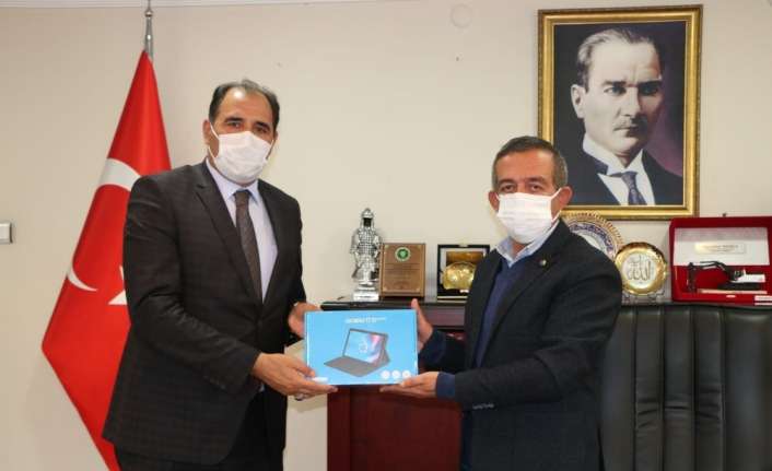 Erzincan Ticaret ve Sanayi Odası, pandemi döneminde uzaktan eğitime katkıda