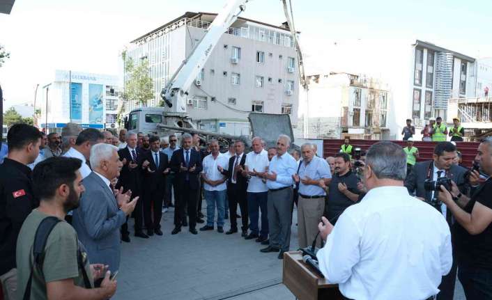 Erzincan’da yapımına başlanan Ticaret ve Sanayi Odası’nın yeni hizmet binası