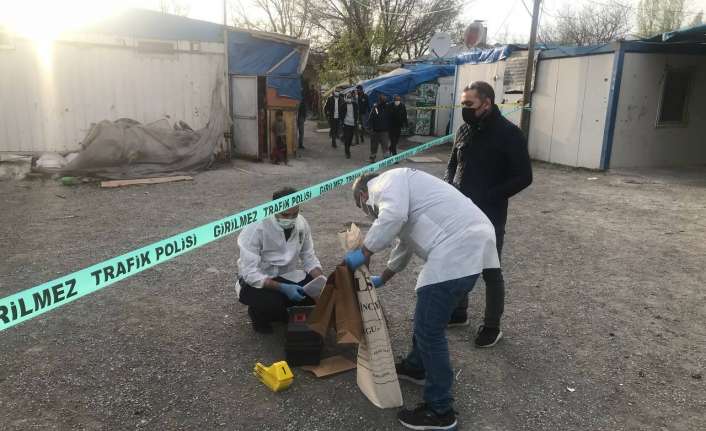 Erzincan’da sığınmacı olarak yaşayan Afganistan uyruklu şahıslar arasında yardım dağıtımı