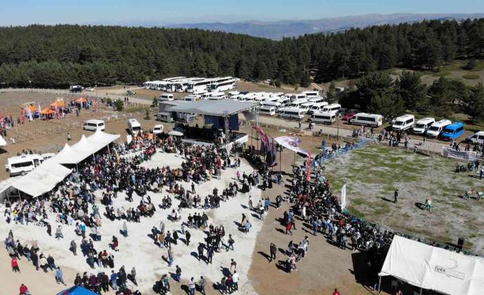 Erzincan’da 5. Dumanlı Yaylası Gençlik ve Doğa Festivali renkli görüntülere