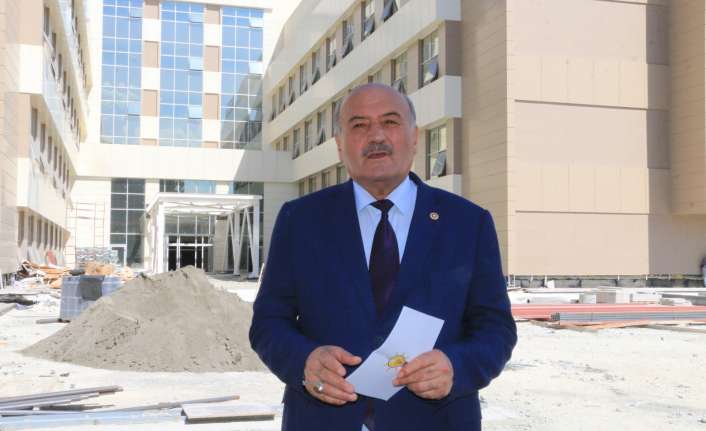 Erzincan'da 500 yataklı devlet hastanesi hizmete girmek için gün sayıyor Erzincan Merkezi Karaağaç mahallesinde inşa edilen 500 Yataklı Devlet Hastanesinde