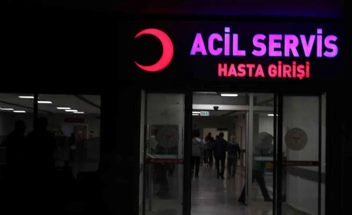 Erzincan’da Fen Lisesinde eğitim gören 53 öğrenci gıda zehirlenmesi şüphesiyle