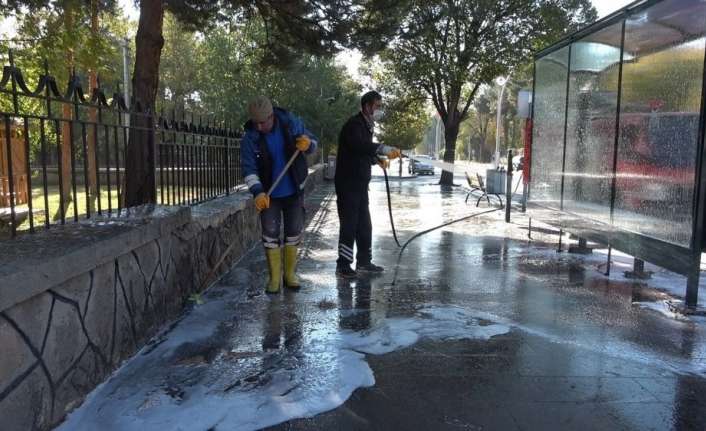 Erzincan Belediyesi Temizlik İşleri Müdürlüğü ve İtfaiye Müdürlüğü ekipleri Covid-19