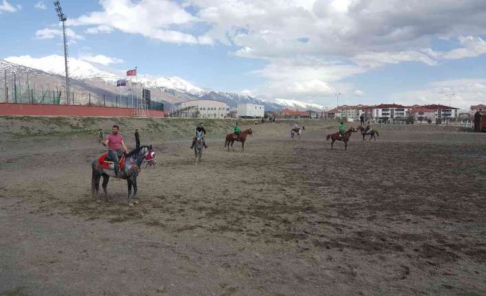 Erzincan’da atlı spor kulüplerince