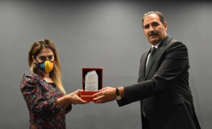 ERZİNCAN, EBA ÜZERİNDEN HİZMET İÇİ EĞİTİM FAALİYETLERİ PROGRAMI KAPSAMINDA BİN