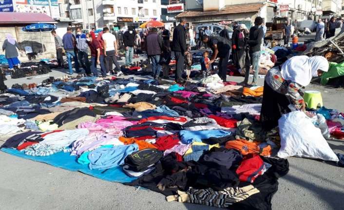 Erzincan’da her hafta pazartesi günü kurulan halk arasında bitpazarı olarak