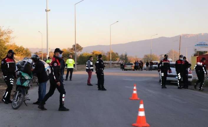 Erzincan İl Emniyet Müdürlüğü ekipleri tarafından genel asayiş ve kamu