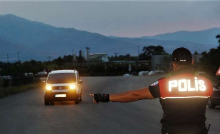Erzincan polisinin 15 günlük çalışması sonucu çeşitli suçlardan aranması olan