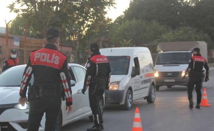 ERZİNCAN POLİSİNİN BİR AYLIK ÇALIŞMASI SONUCU ÇEŞİTLİ SUÇLARDAN ARANMASI OLAN