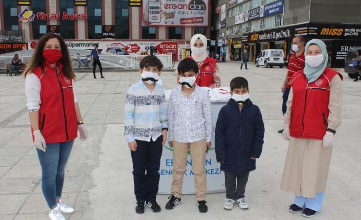Erzincan Gençlik Merkezi çocuklarda maske kullanımı arttırmak için özel tasarım