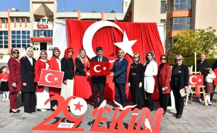 Mimar Sinan Anaokulu olarak minik yüreklere bayrak ve vatan sevgisini