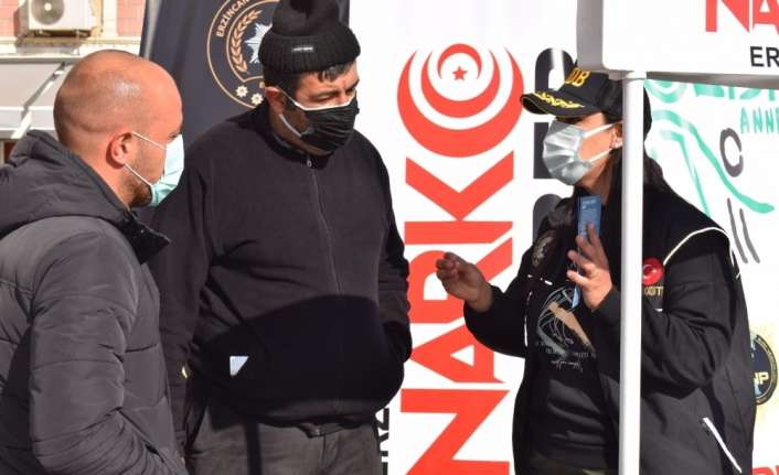 Erzincan’da ’’En İyi Narkotik Polisi: Anne’’ projesi kapsamında annelere yönelik