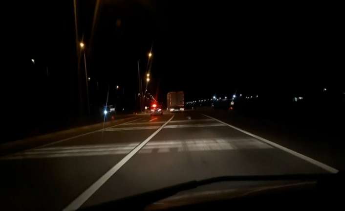 ERZİNCAN'DA FRENİ ARIZALANAN TIR KİLOMETRELERCE KONTROLSÜZ SEYRETTİ