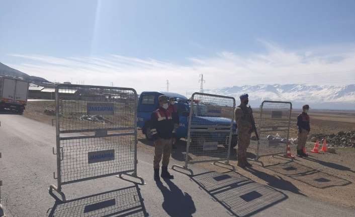 Erzincan merkeze bağlı Günebakan köyü, korona virüs (Covid-19) tedbirleri kapsamında