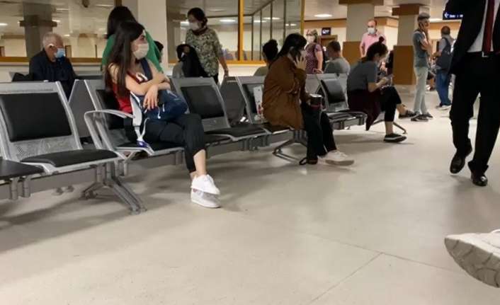 Erzincan'dan İstanbul'a gidecek ve saat 23.30 kalkması planlanan uçakta hava