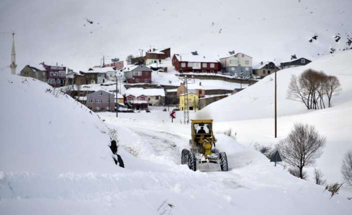 Yoğun kar yağışı ve tipinin etkili olduğu Erzincan’da 471 köy
