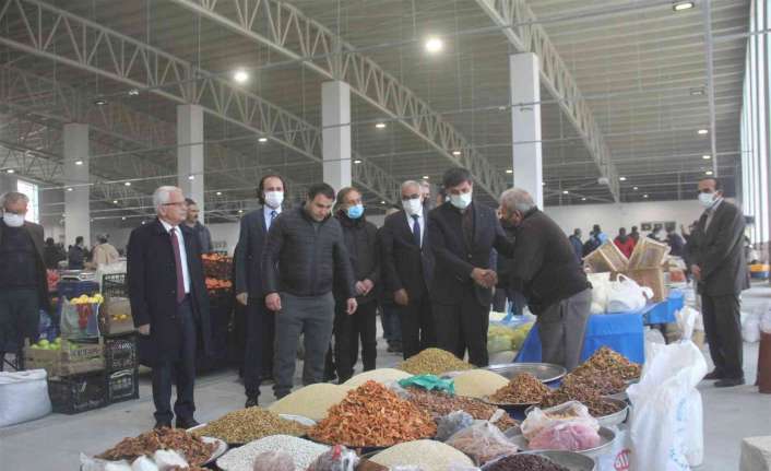 Erzincan’ın en büyük semt pazarı olan Cumartesi Pazarı yerini 4