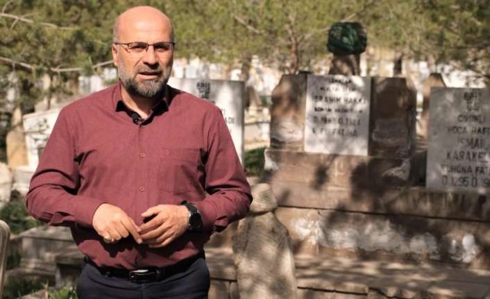 Erzincan’da kabri bulunan Mevlevi Şeyhi Kemahlı İbrahim Hakkı Hazretleri’nin hayatı