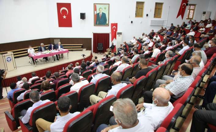 Erzincan’da Vali Mehmet Makas başkanlığında mahalle ve köy muhtarlarıyla toplantı