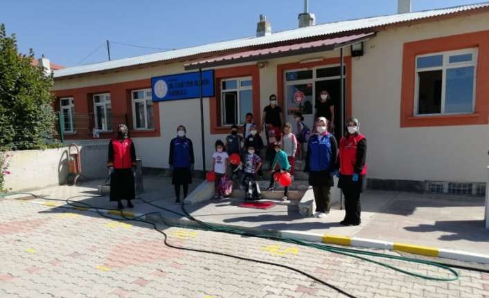 Gençlik ve Spor Bakanlığı tarafından başlatılan “Geri Dönüşüm Projesi” Erzincan’da