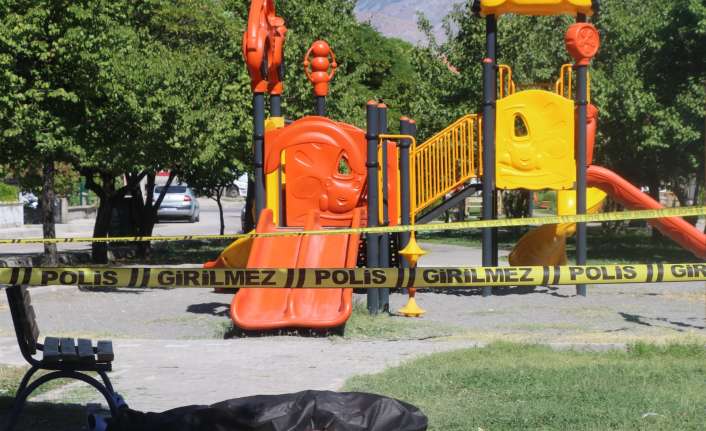 Erzincan’da park içerisinde bir