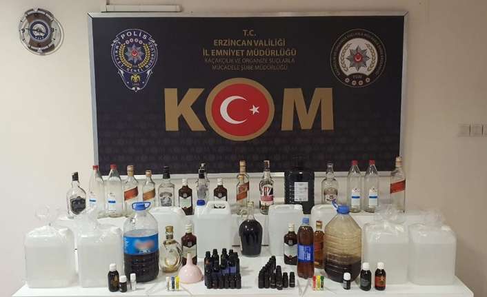 Erzincan’da sahte içki üretildiği tespit edilen bir adrese İl Emniyet