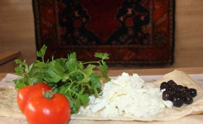 Ramazan ayının başlaması ile birlikte Erzincan’ın vazgeçilmez lezzeti tulum peyniri