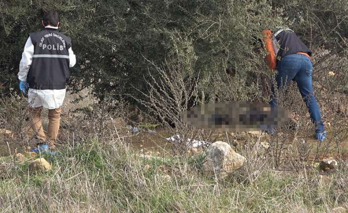 Erzincan’ın Tercan ilçesinde toprağa gömülü ceset bulundu.