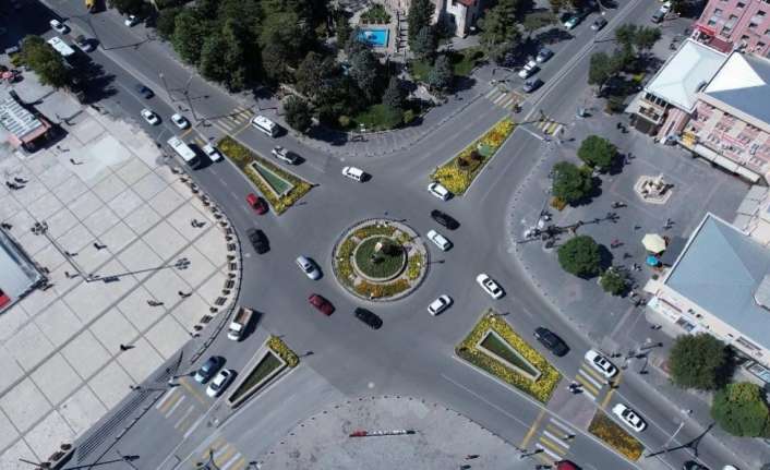 TÜİK, şubat ayı sonu itibarıyla Türkiye’deki trafiğe kayıtlı araç sayısını