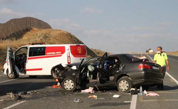 Erzincan’da otomobilin tıra arkadan